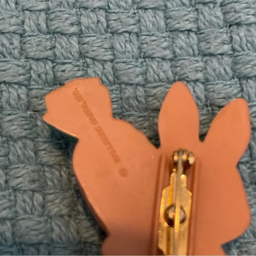 Hallmark Pin Easter Vintage Cute Rabbit Carrot Easter Bunny 1992 Brooch